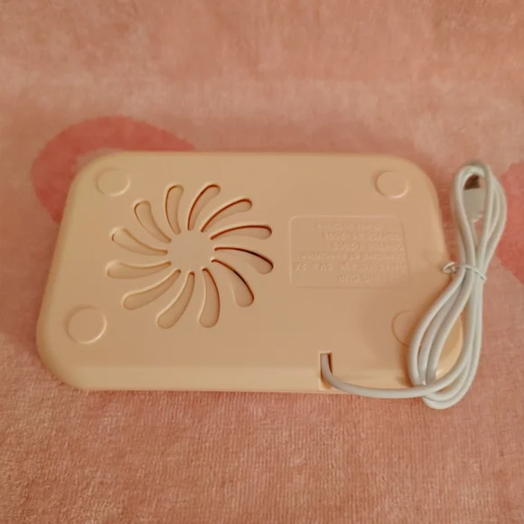 EXCLUSIVE - Hello Kitty Cup Warmer With 3 Temp Settings - Picture 5 of 5